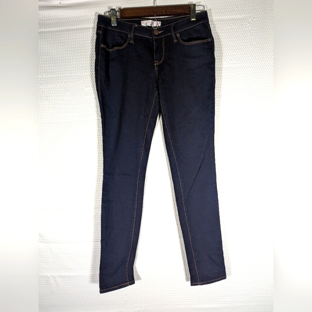 No Boundaries juniors size 7 dark wash skinny jeans